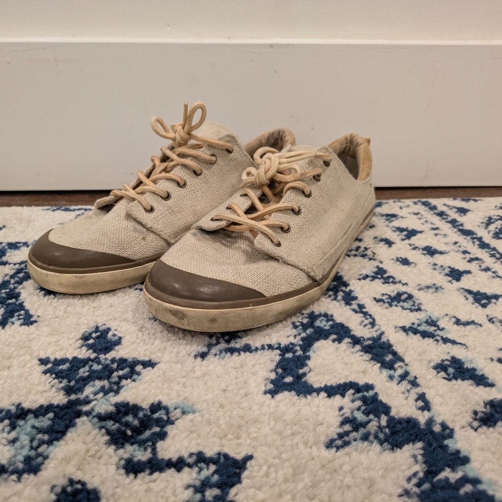 Reef women's size 8 tan casual sneakers